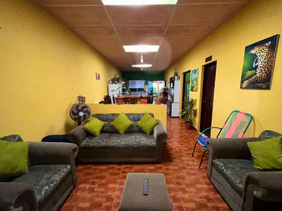 Casa Maya Itza Flores Buitenkant foto