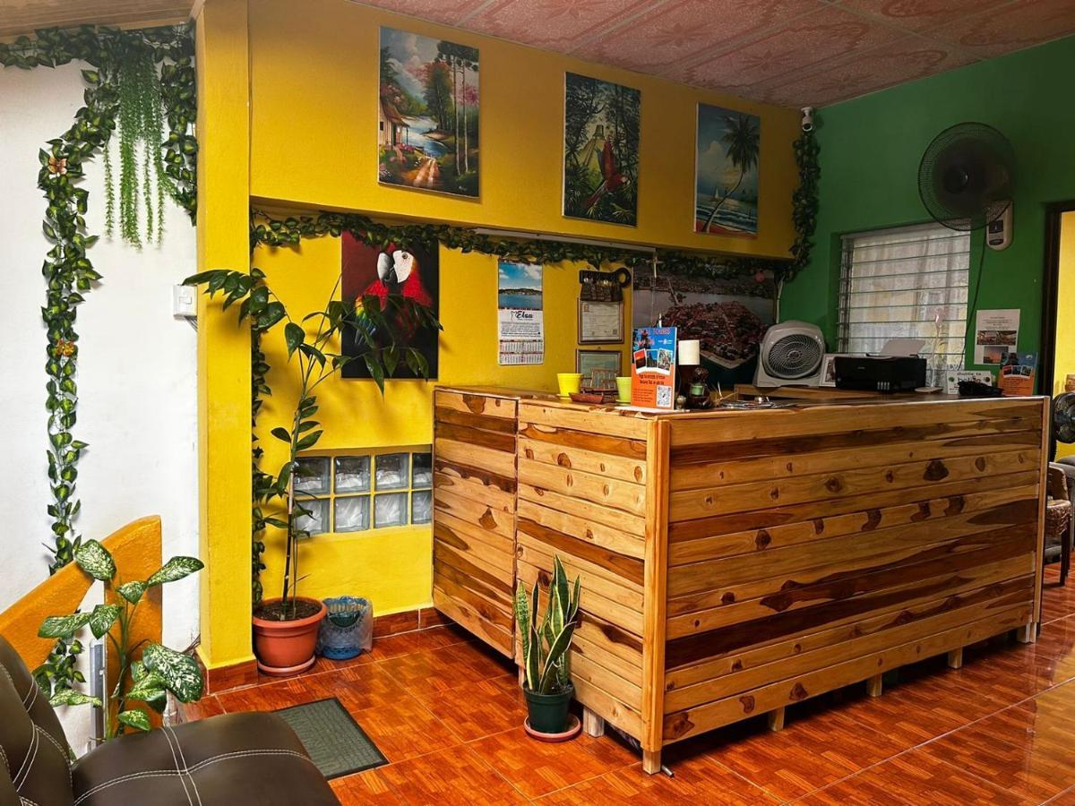 Casa Maya Itza Flores Buitenkant foto