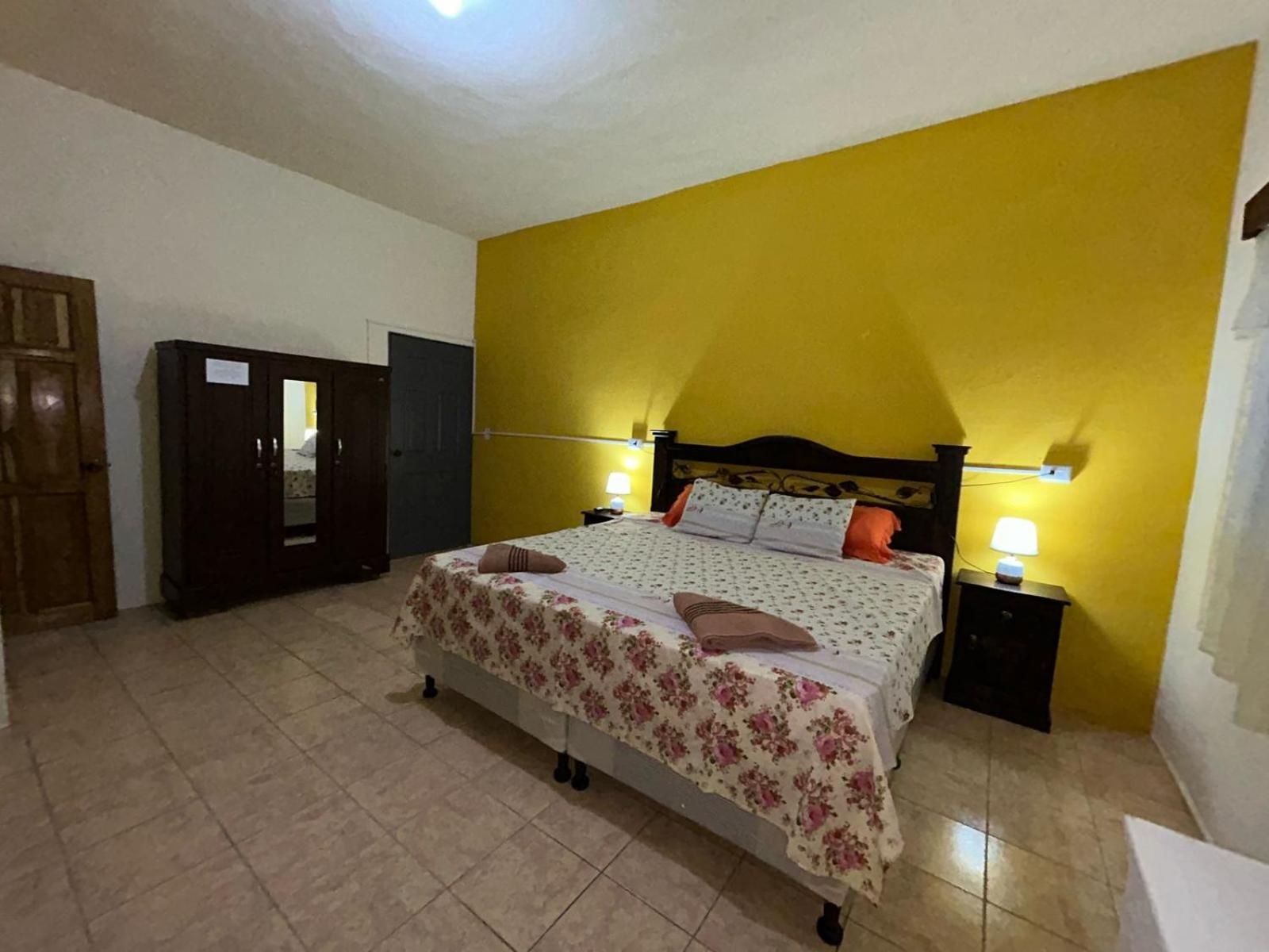 Casa Maya Itza Flores Buitenkant foto