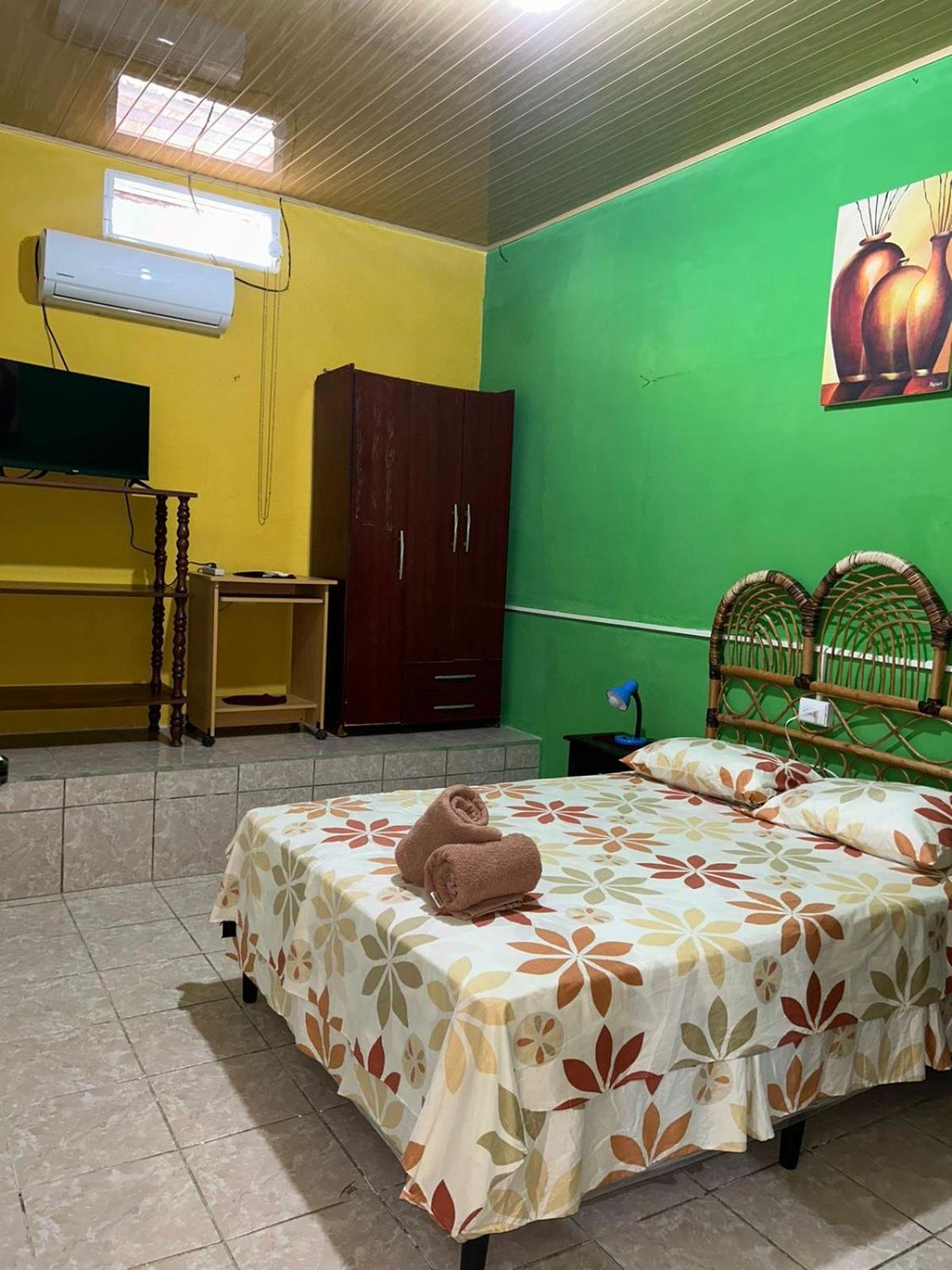 Casa Maya Itza Flores Buitenkant foto