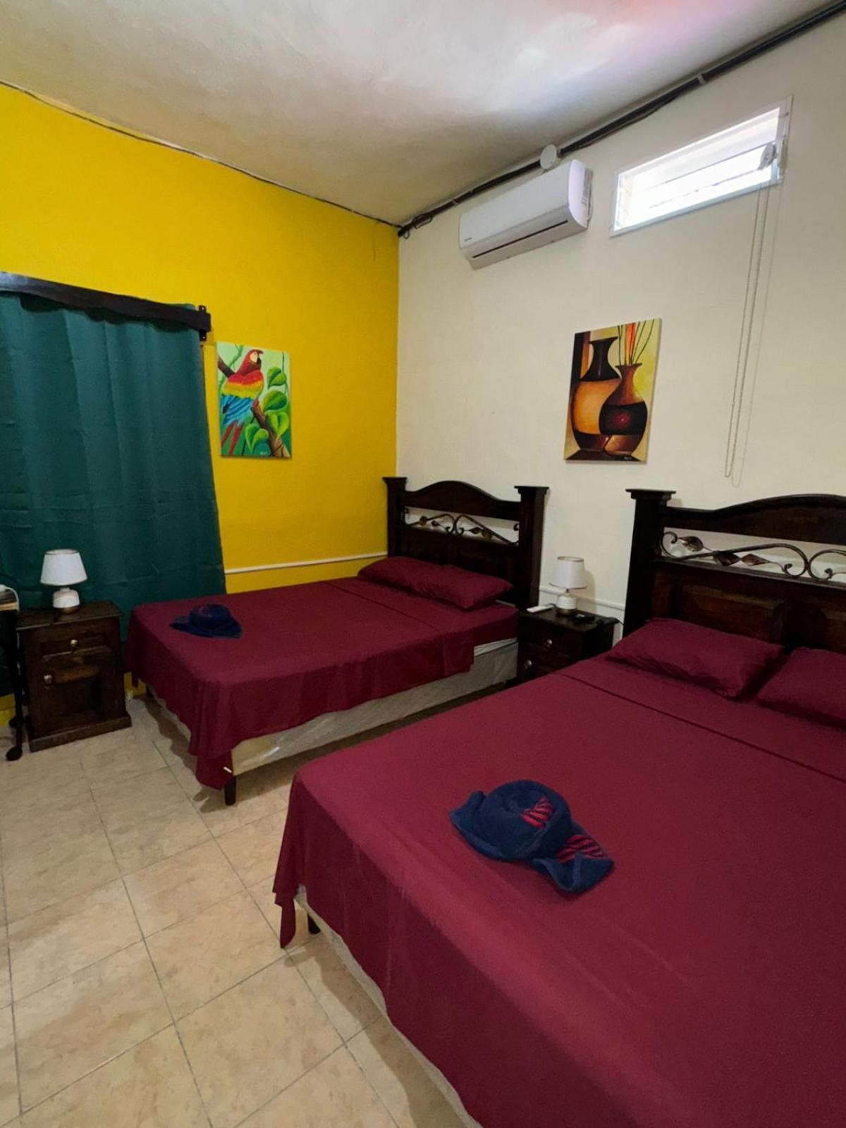 Casa Maya Itza Flores Buitenkant foto