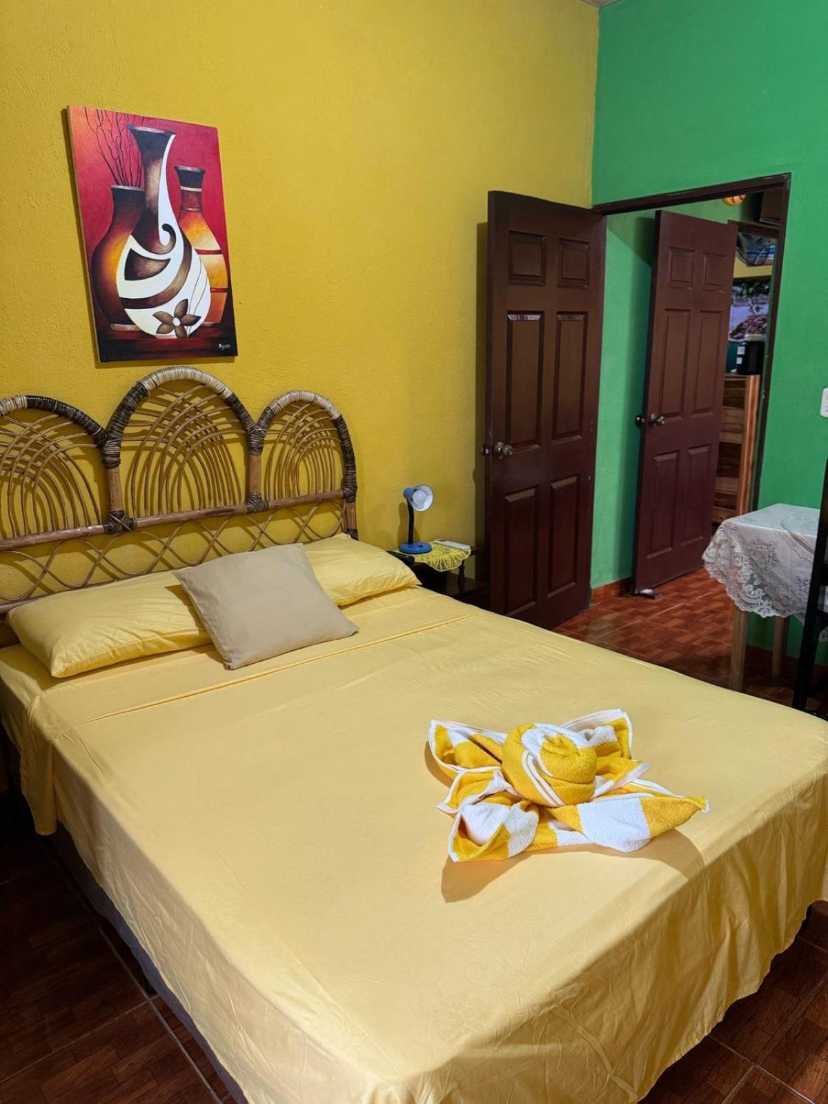 Casa Maya Itza Flores Buitenkant foto