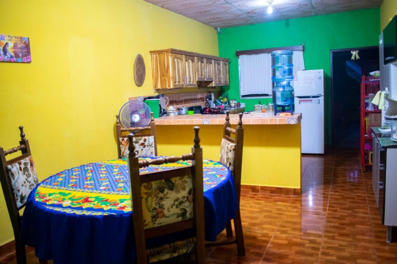 Casa Maya Itza Flores Buitenkant foto